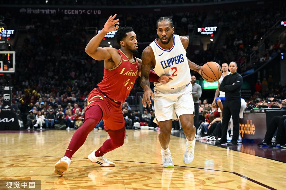 却凭借赛场 却凭借赛场